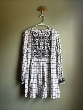 Cost Plus World Market Black & White Embroidered Long-Sleeve Women's Dress